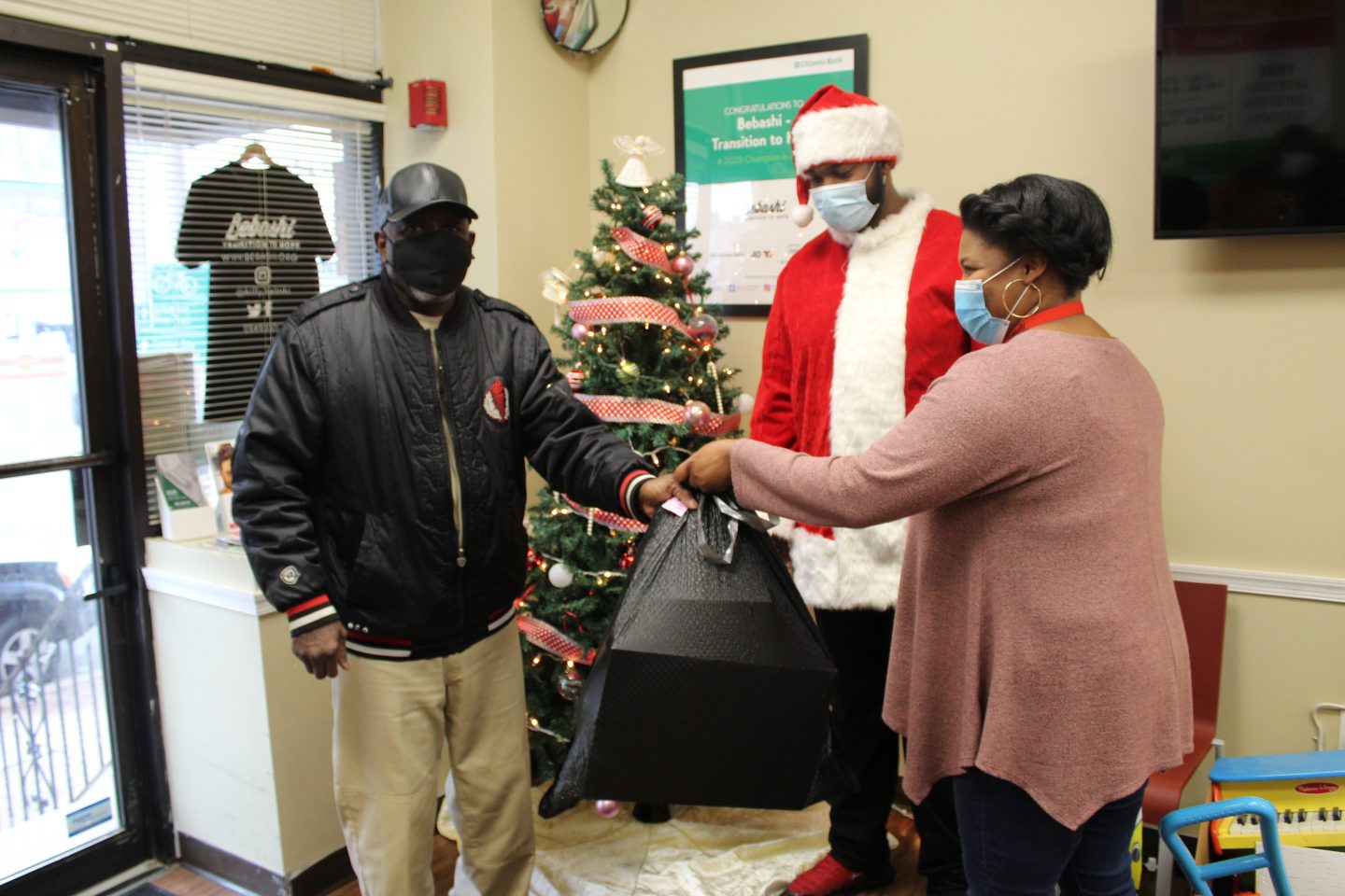 Over 200 children provided with toys for the holidays thanks to Bebashi